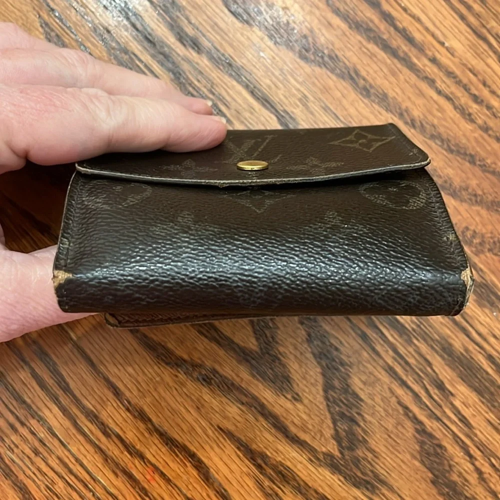 Louis Vuitton Wallet - Picture 8 of 9